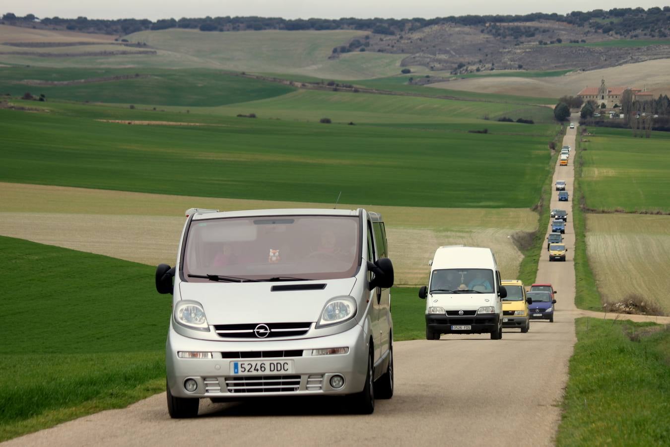 Concentración de 'furgocamperos' en Torquemada (Palencia)