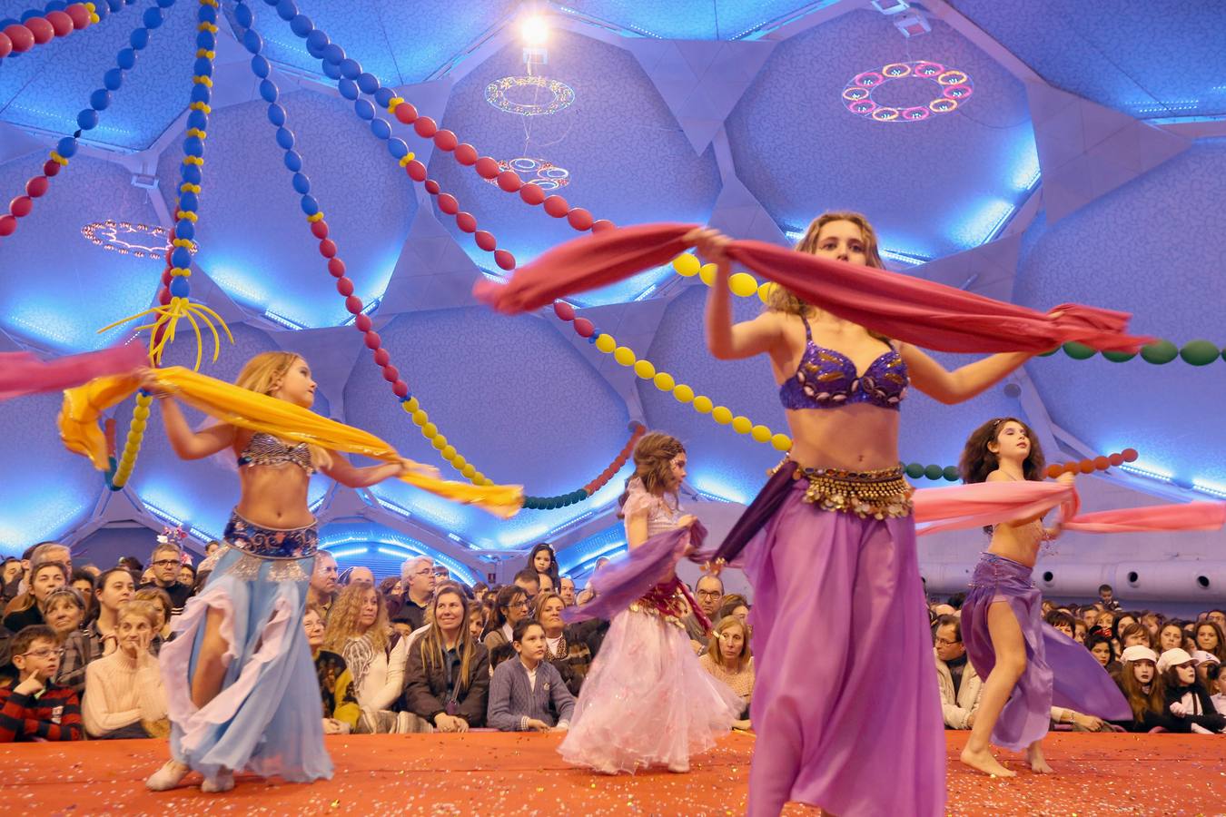 Concurso infantil de disfraces en la Cúpula del Milenio en Valladolid