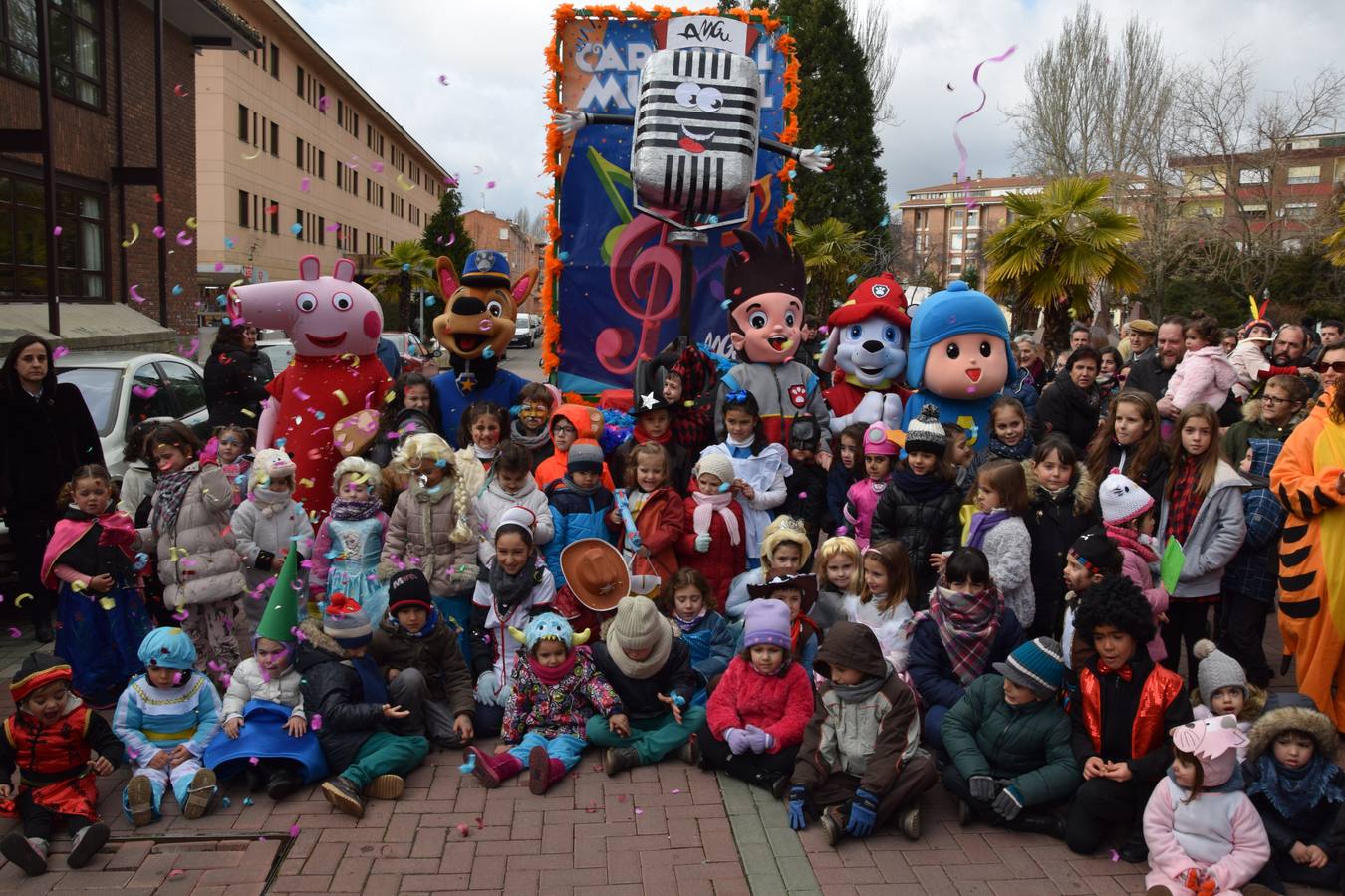 La Patrulla Canina visita el Carnaval de Guardo (Palencia)