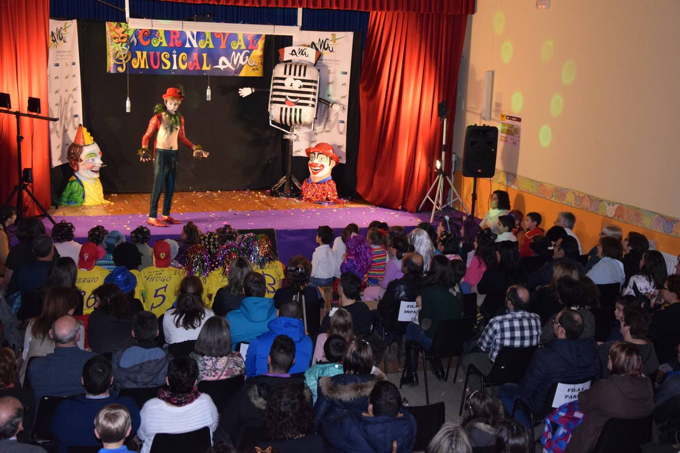 Concurso de chirigotas en los carnavales de Guardo (Palencia)