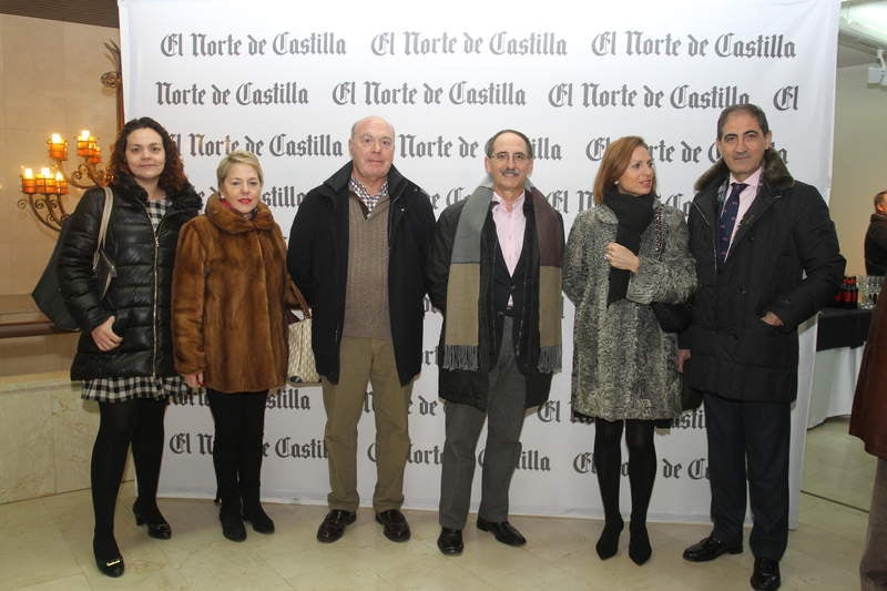 Inauguración de la exposición 'Un año en imágenes 2015' de Palencia (1/2)