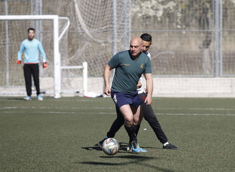 Partido de fútbol 7 con motivo del Día del Pueblo Gitano contra la Guardia Civil