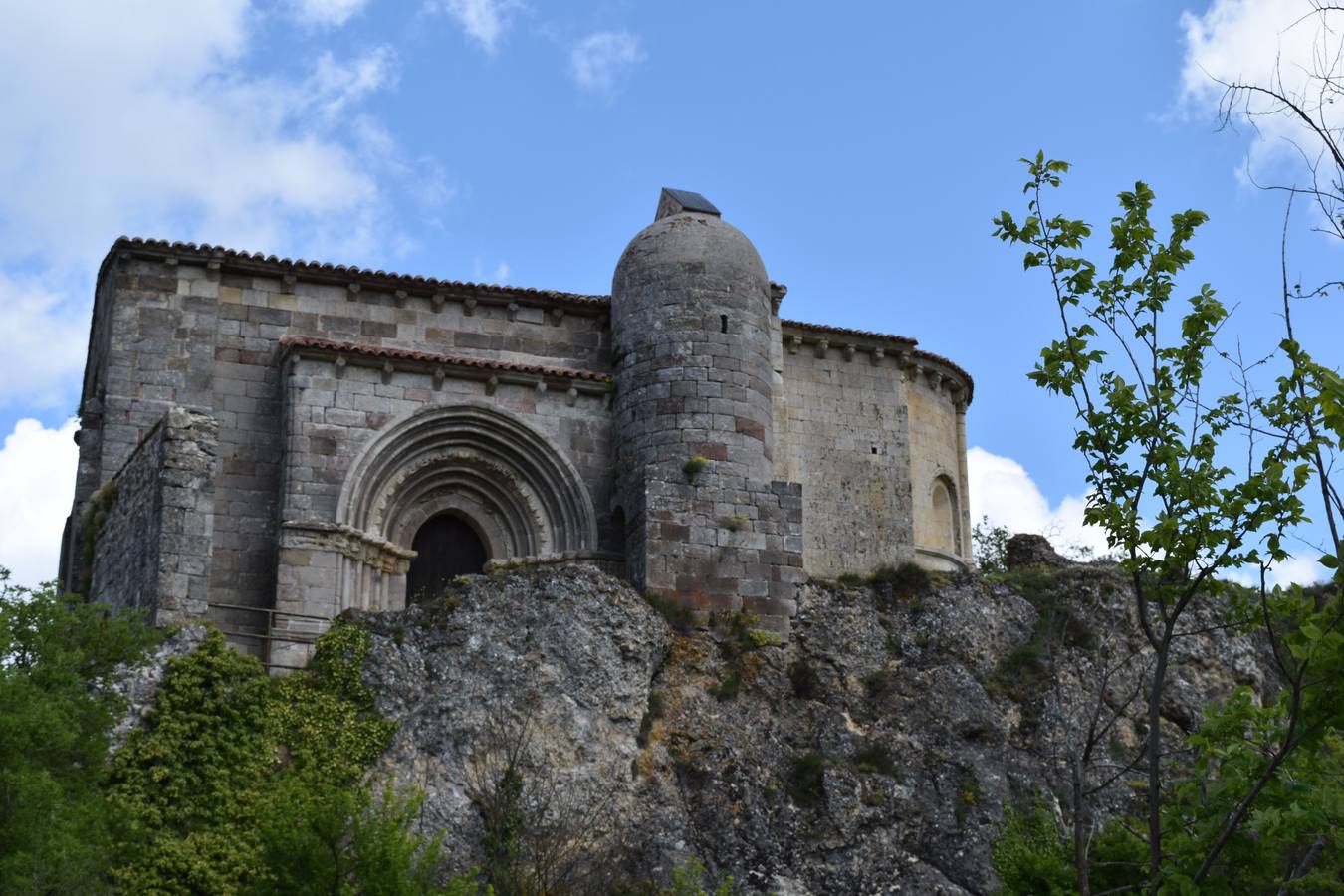 La ermita de Vallespinoso de Aguilar, una joya del románico palentino