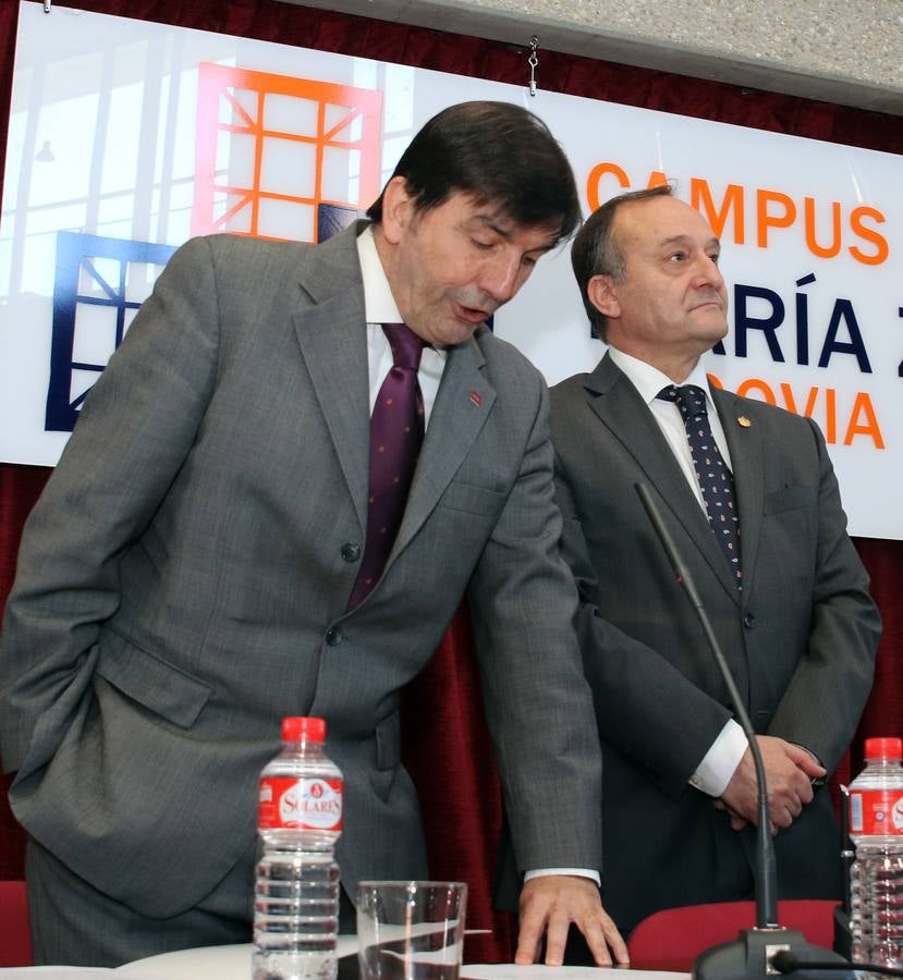 Toma de posesión de Agustín García Matilla como decano de la Facultad de Ciencias Sociales, Jurídicas y de la Comunicación