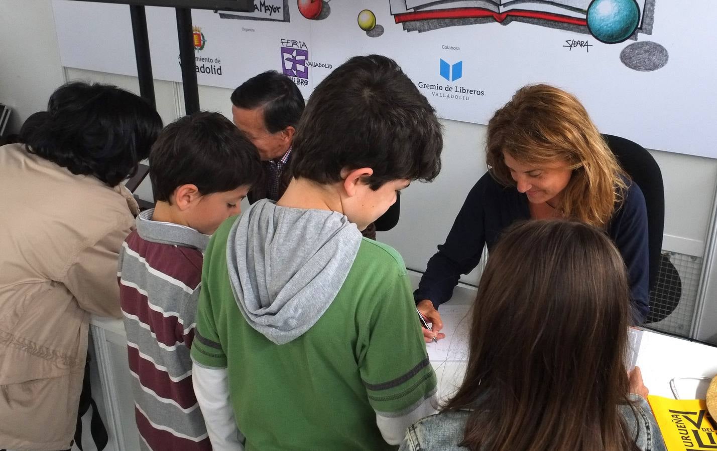 Ramón García presenta 'El Quijote en veintitantas letras' en la Feria del Libro