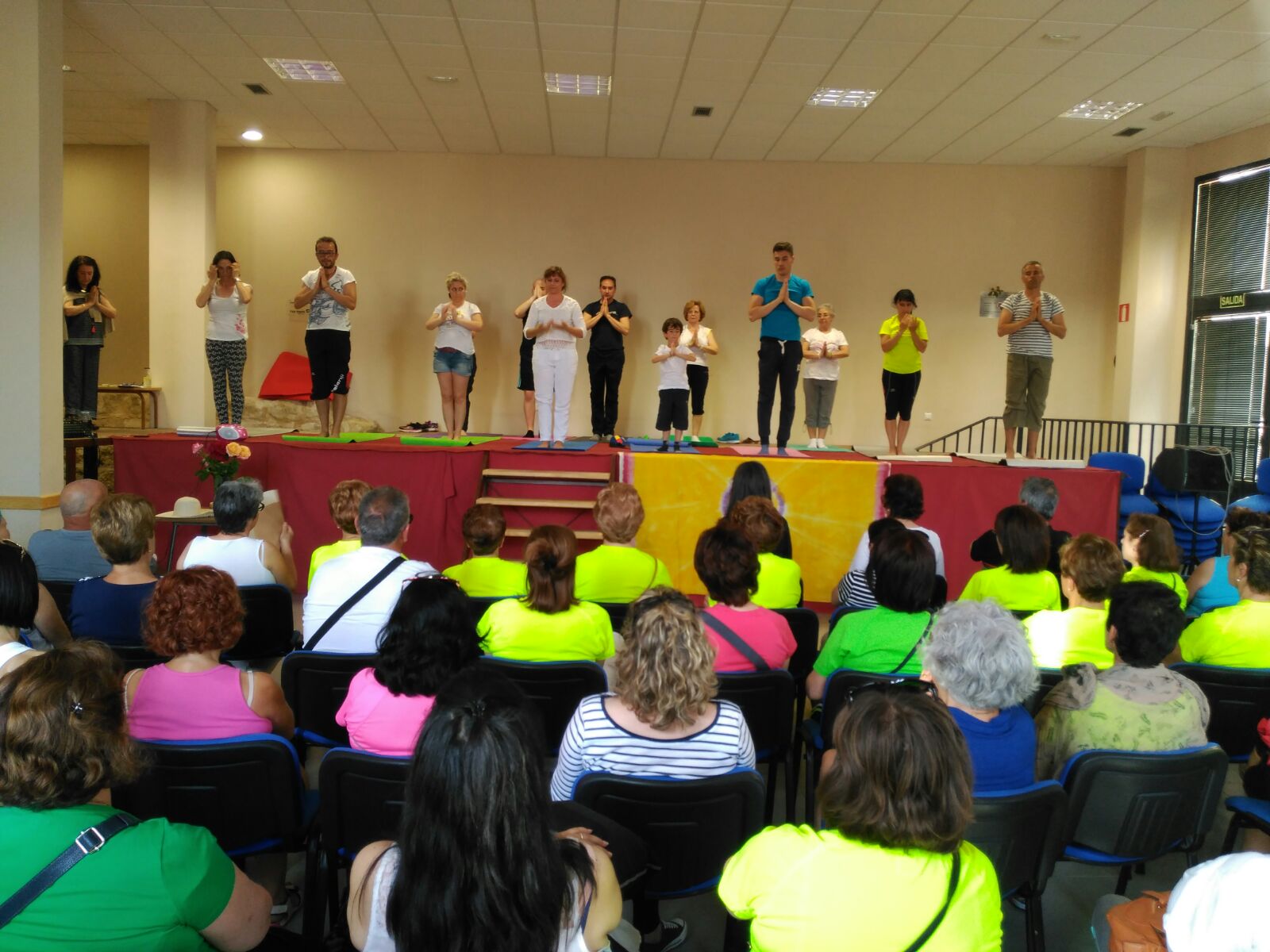 Celebración del Día Internacional del Yoga en Mota del Marqués