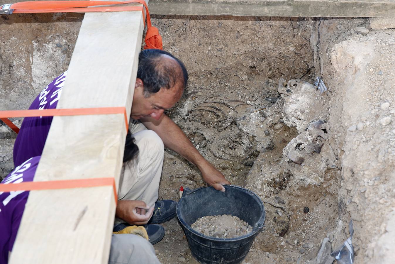 Exhumaciones de los restos de las fosas comunes del cementerio de El Carmen de Valladolid