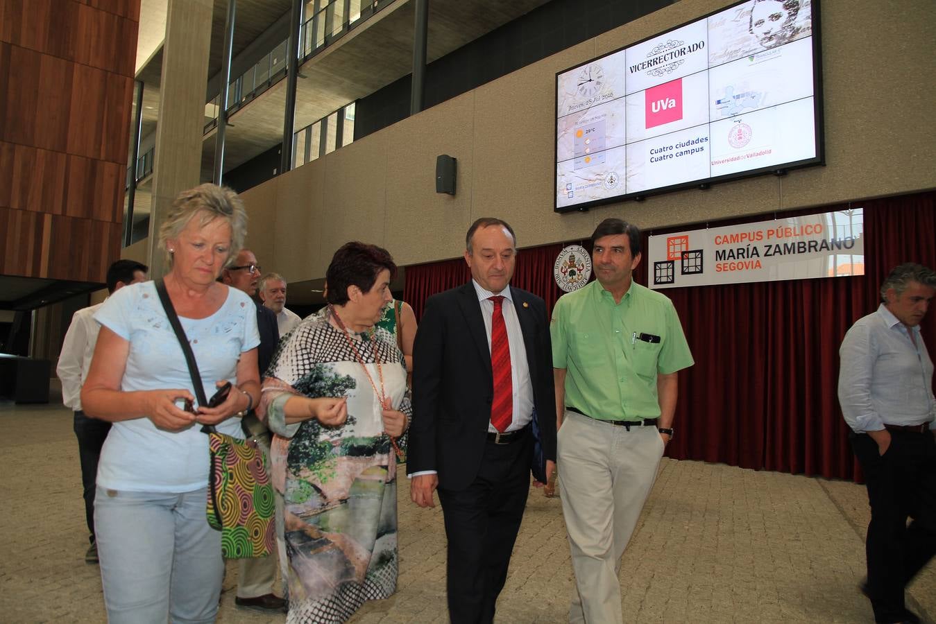 El rector de la UVA visita las obras de la segunda fase del Campus María Zambrano de Segovia