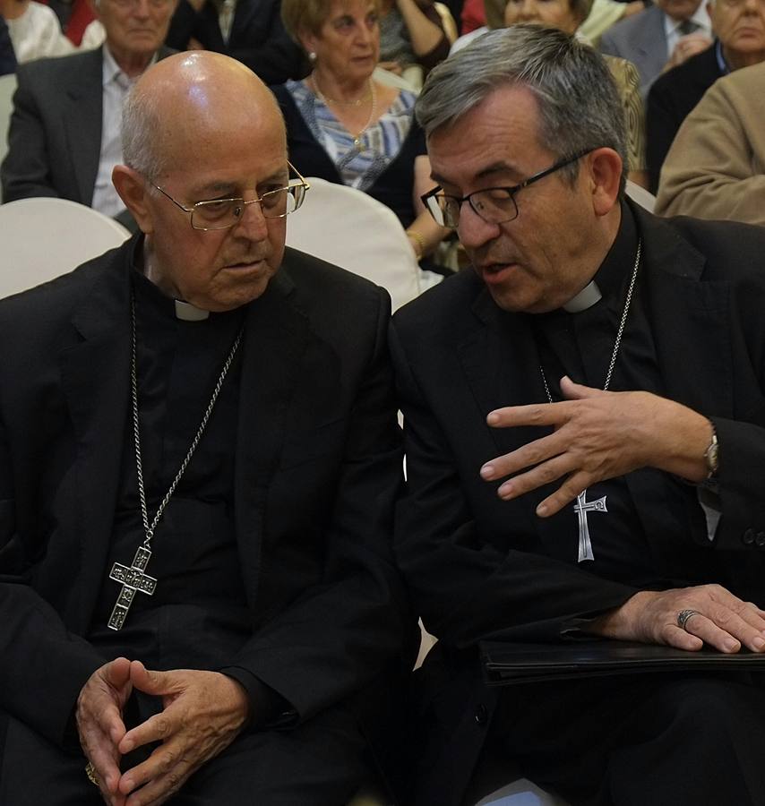 El obispo auxiliar, Luis Argüello, inaugura el curso del Club de Opinión Santiago Alba