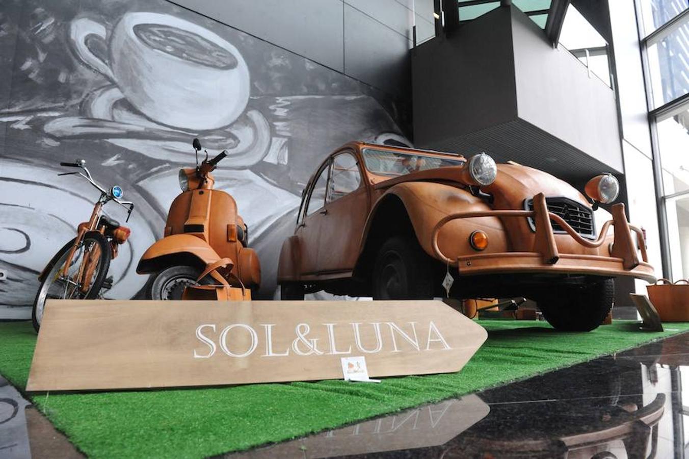 Exposición de vehículos históricos en Arroyo de la Encomienda