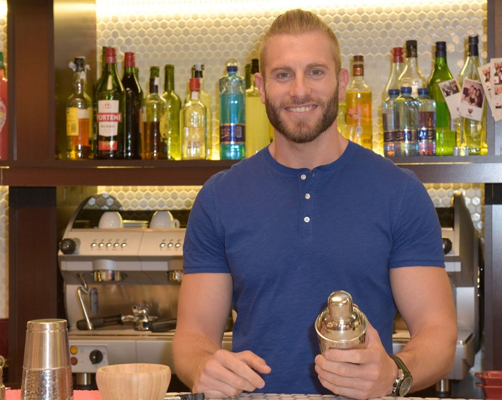 Así es Matías, el barman de 'First Dates'