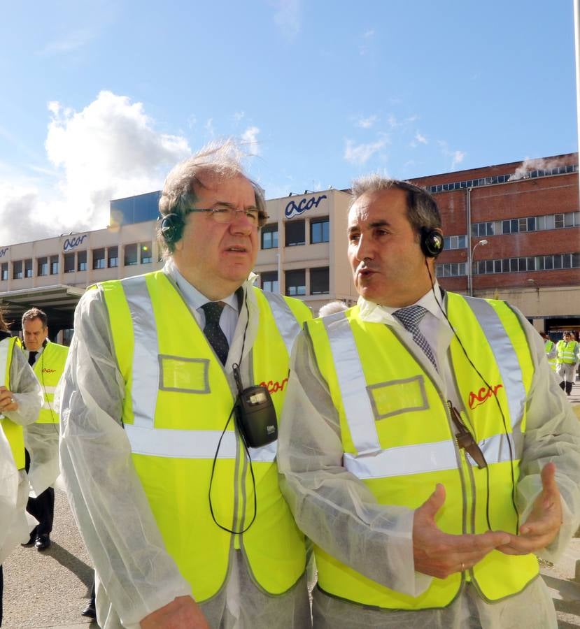 Juan Vicente Herrera visita las instalaciones de la azucarera Acor de Olmedo (Valladolid)