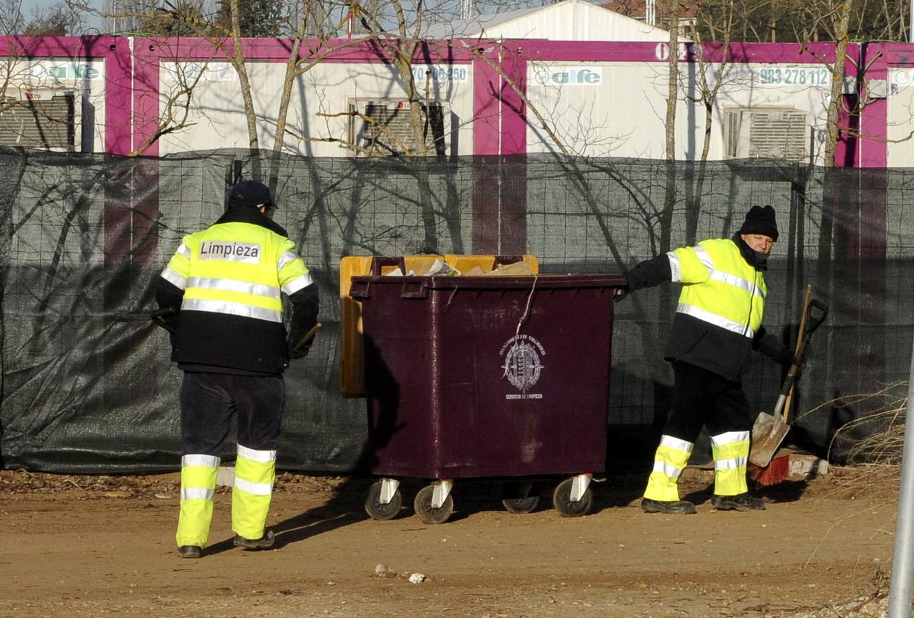 Trabajos de limpieza de los terrenos de la antigua Hípica tras el paso de Pingüinos