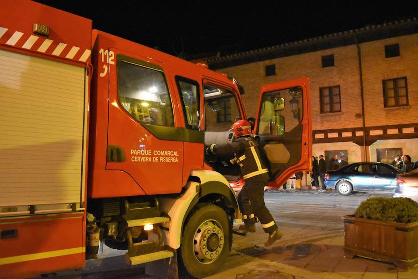 Incendio en la techumbre de un edificio en Aguilar de Campoo
