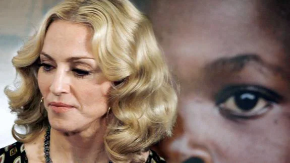 Un tribunal de Malaui autoriza a Madonna la adopción de dos niñas gemelas