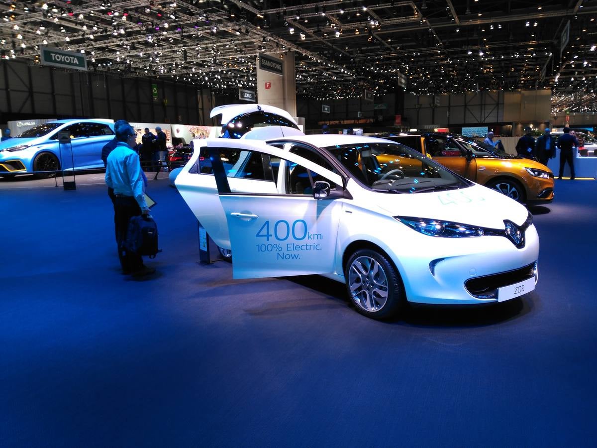 Las grandes firmas automovilísticas aumentan su oferta de coches eléctricos en el Salón del Automóvil de Ginebra