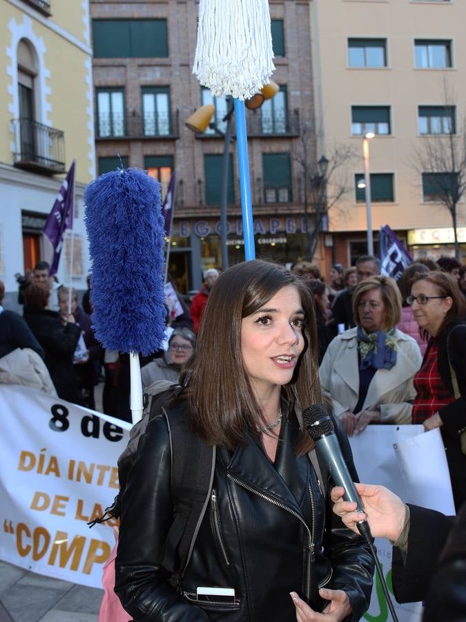 Marcha por las calles de Segovia en el Día Internacional de la Mujer