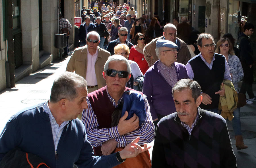 El buen tiempo llena Segovia de turistas
