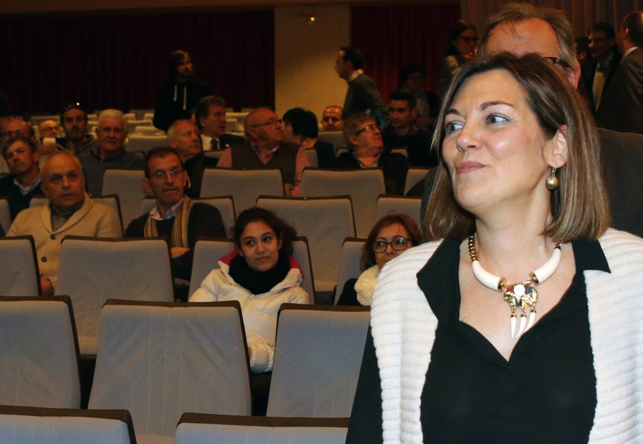 La consejera Milagros Marcos participa en Segovia en el VII Congreso 'Empresa+Finanzas' de Caja Rural