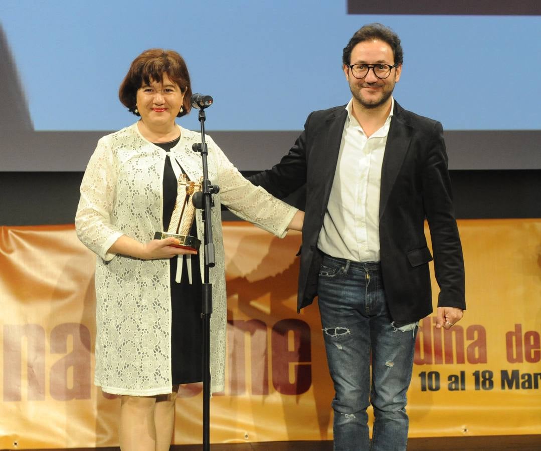 Carlos Santos recibe el Roel de Actor del Siglo XXI de la Semana de Medina