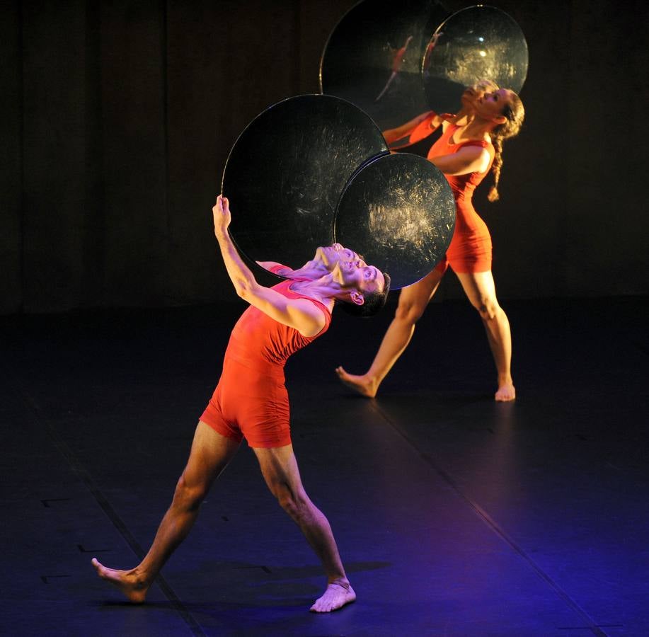 Abracalabradanza llena la sala Concha Velasco del LAVA con el espectáculo infantil 'Vuelos'