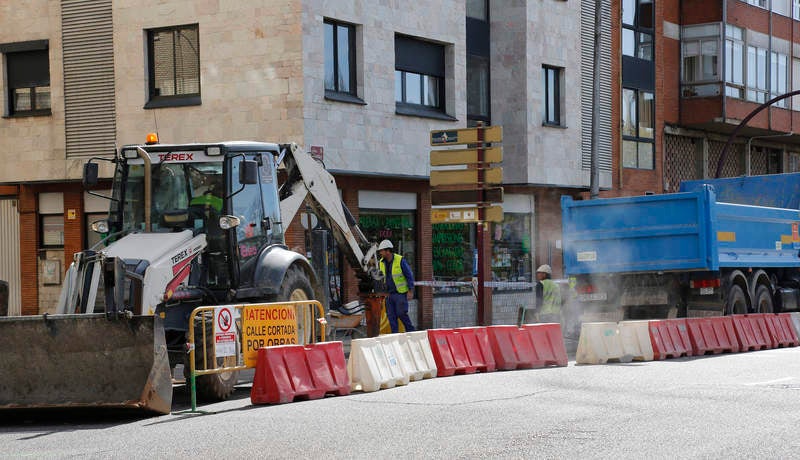 Obras del colector en la avenida Castilla de Palencia