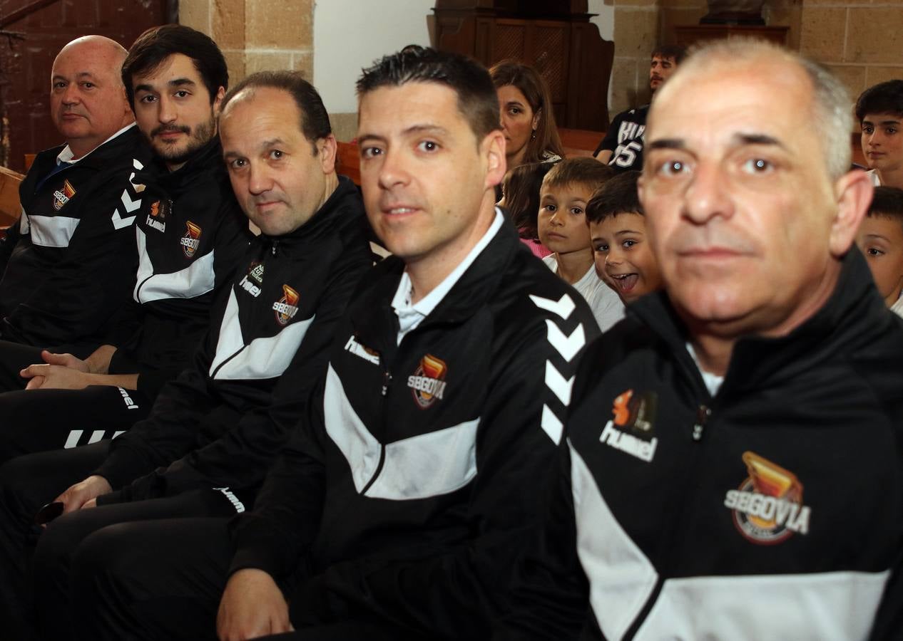 El Naturpellet Segovia celebra en la Plaza Mayor su ascenso a Primera División