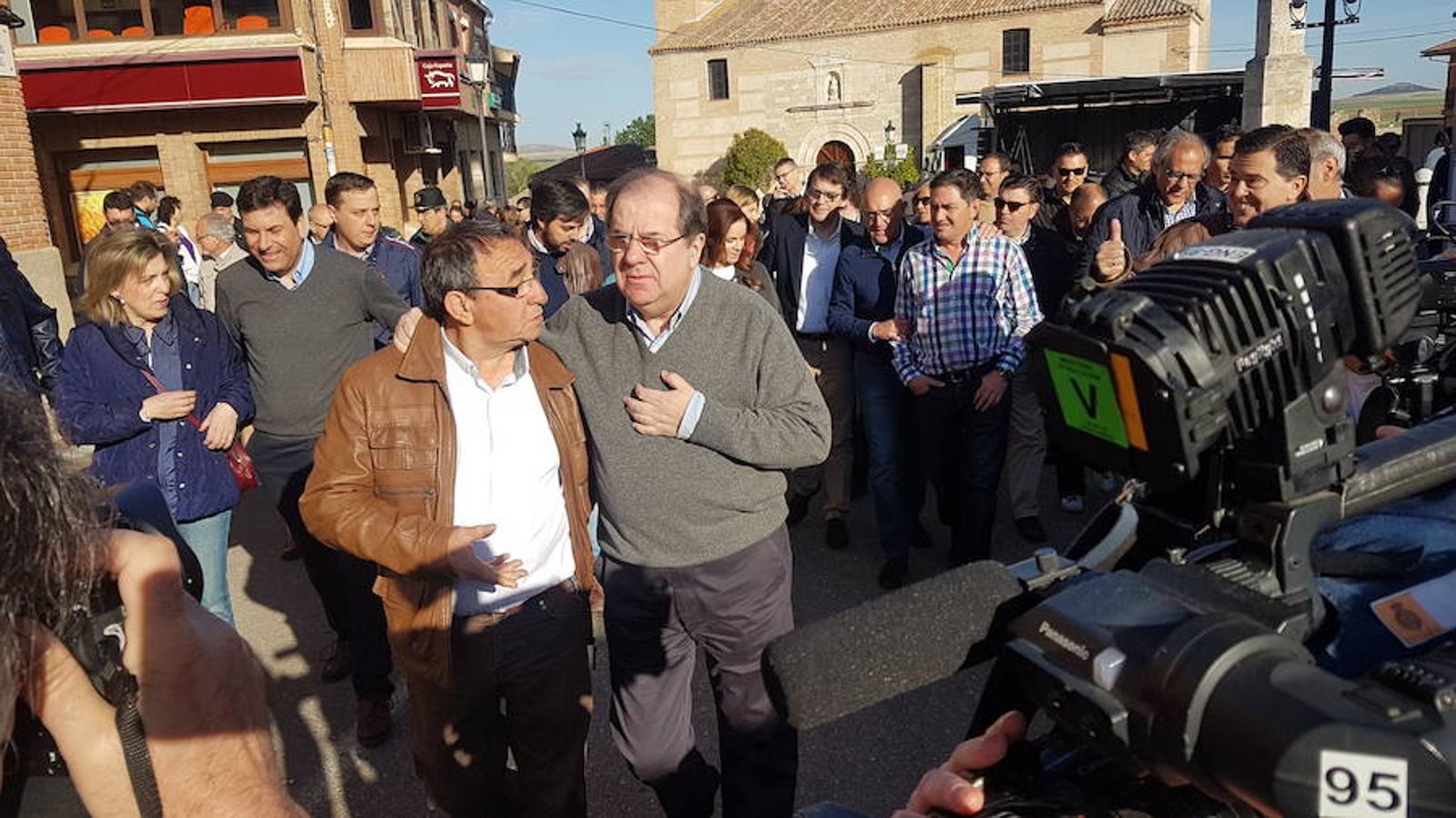 Personalidades del mundo de la política y la sociedad en la Fiesta de Villalar