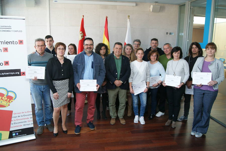 Entrega de diplomas del curso dual de instalación y mantenimiento de jardines
