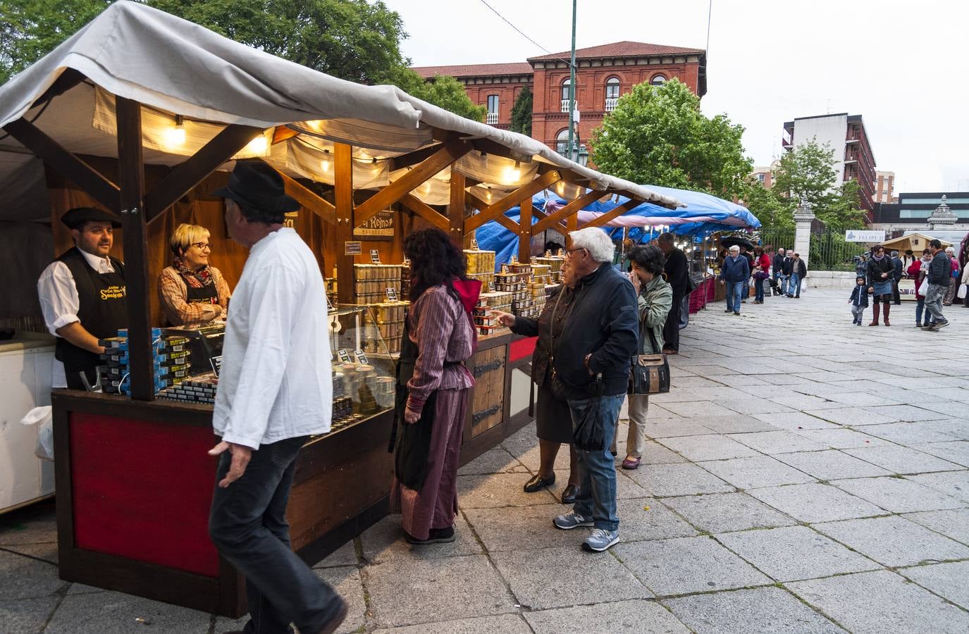 Mercado castellano en la plaza de San Pablo