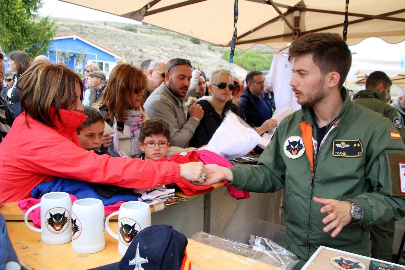 Exhibición aérea en Antigüedad (4/4)