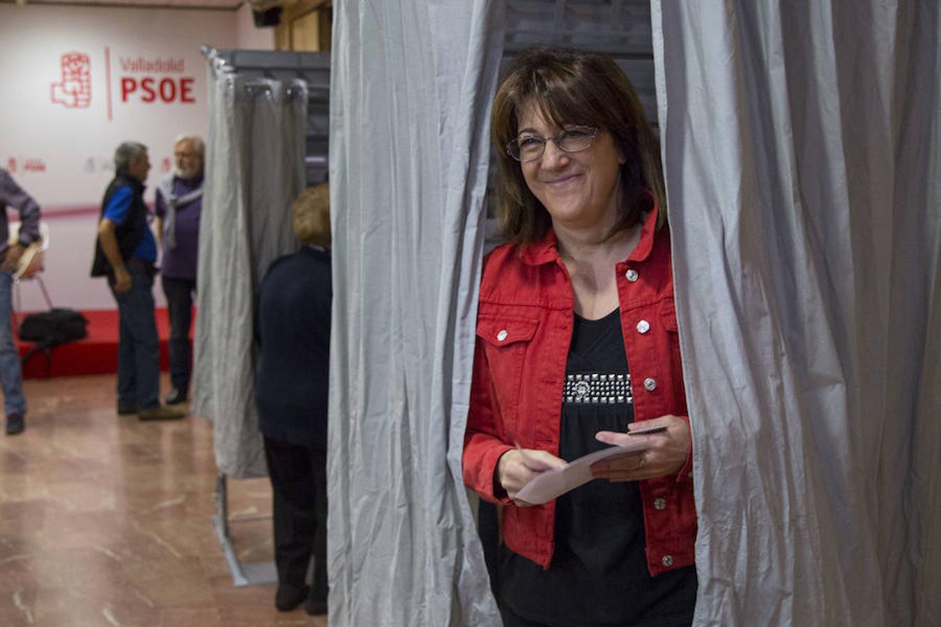 Los afiliados vallisoletanos votan en las primarias del PSOE