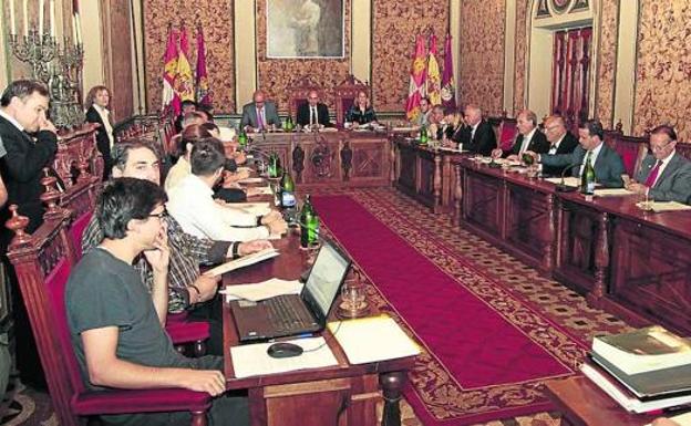 Modificación de crédito y mociones centran el debate del pleno en La Salina