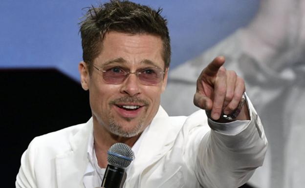 Brad Pitt no se separa de los hijos de Chris Cornell
