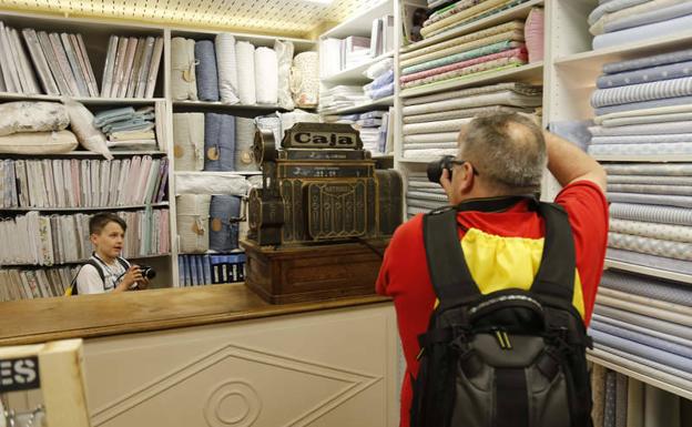 50 aficionados a la fotografía participan en el Maratón de El Norte en Palencia