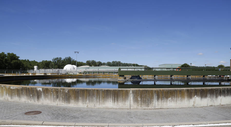 Visita de Aspanis a la depuradora de aguas residuales de Palencia