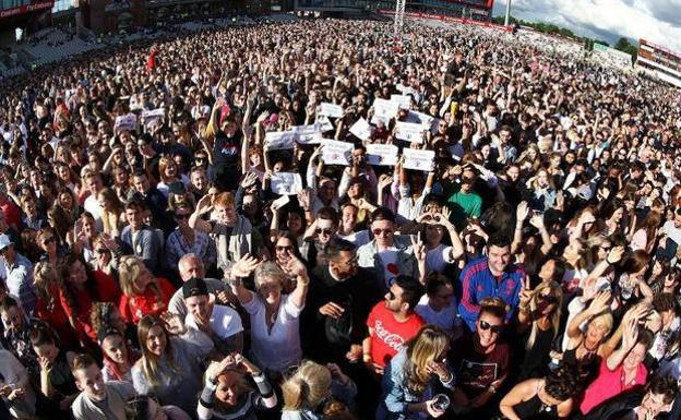 Mánchester y Ariana Grande se reconfortan con un concierto multitudinario