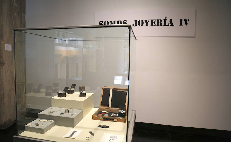 Exposición de joyería contemporánea en el museo provincial de Palencia