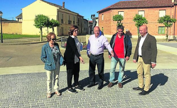 Mazariegos remodela su Plaza Mayor