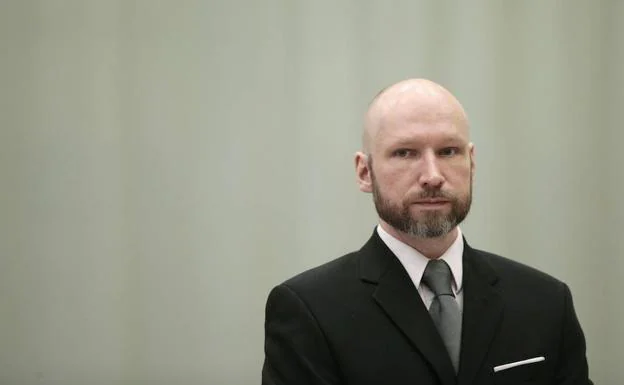 El asesino noruego Anders Breivik se cambia el nombre