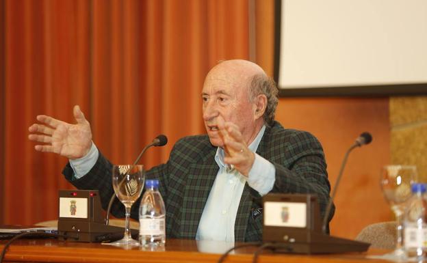 Peridis deja la presidencia de Santa María la Real después de 40 años