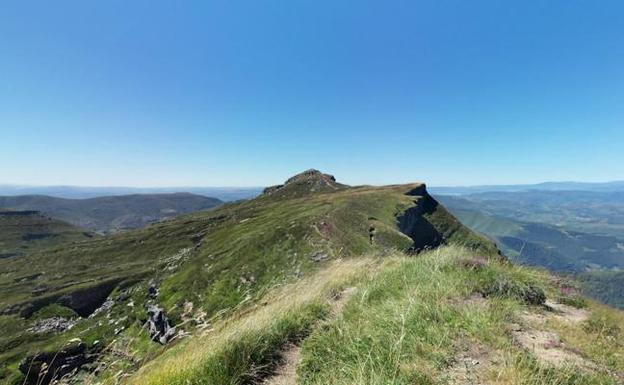 La Guardia Civil localiza a dos montañeros desorientados en Castro Valnera