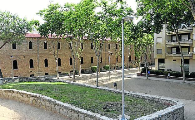 Visto bueno a la reforma del parque de Salesas y a las zonas verdes de la calle Villlares