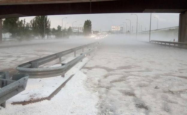 Una intensa granizada golpea Soria durante un cuarto de hora