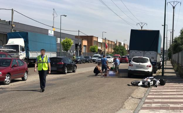 Herido un motorista tras colisionar con un coche el polígono de Argales