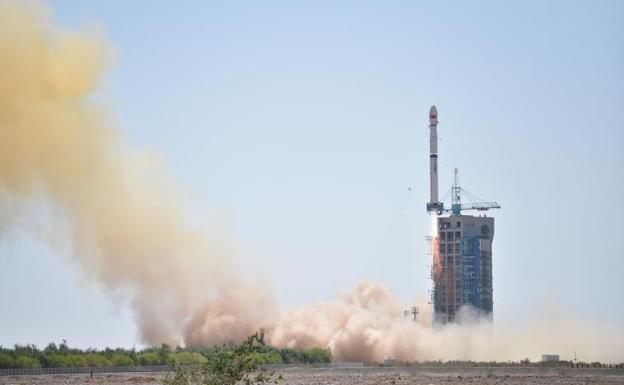 China lanza su primer telescopio espacial de rayos X