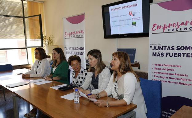 La propietaria de Gullón comparte experiencias con empresarias de Palencia
