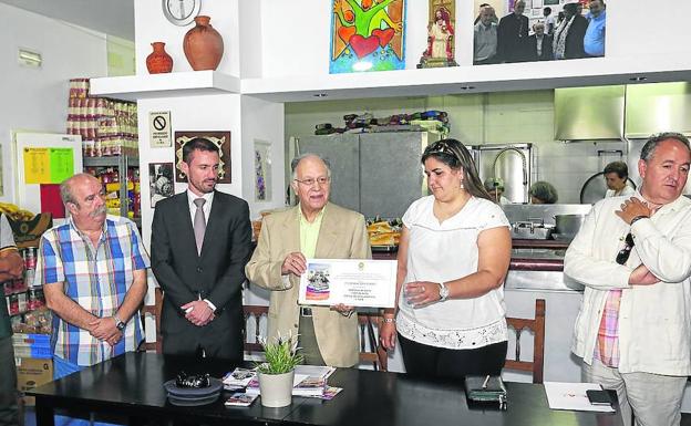 El Comedor de los Pobres reparte más de 8.000 kilos mensuales de alimentos