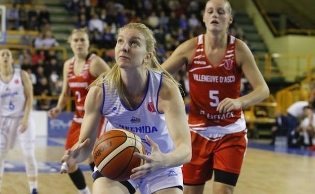 Laura Gil seguirá una temporada más en Avenida