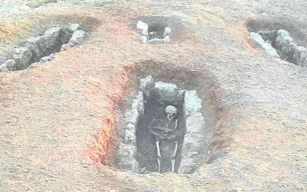 Aparecen 156 tumbas de una necrópolis romana en Dueñas